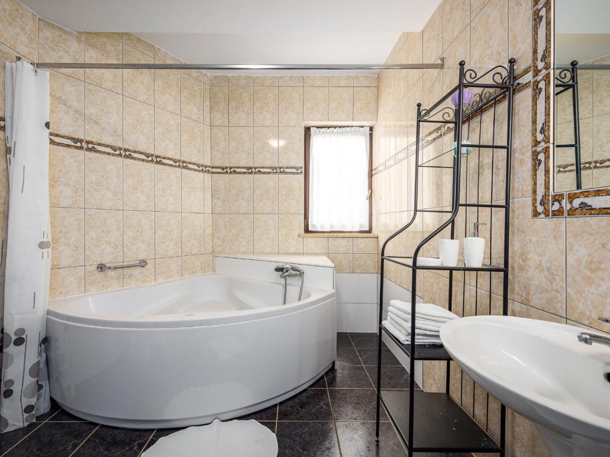 Villa Martimar With Pool And Hot Tub In Istria Rosini Exterior photo