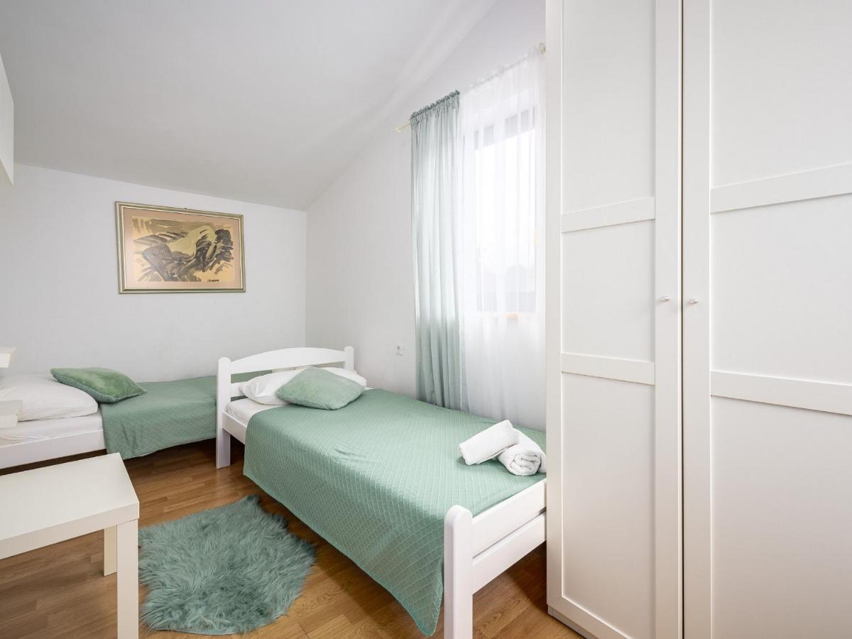 Villa Martimar With Pool And Hot Tub In Istria Rosini Exterior photo