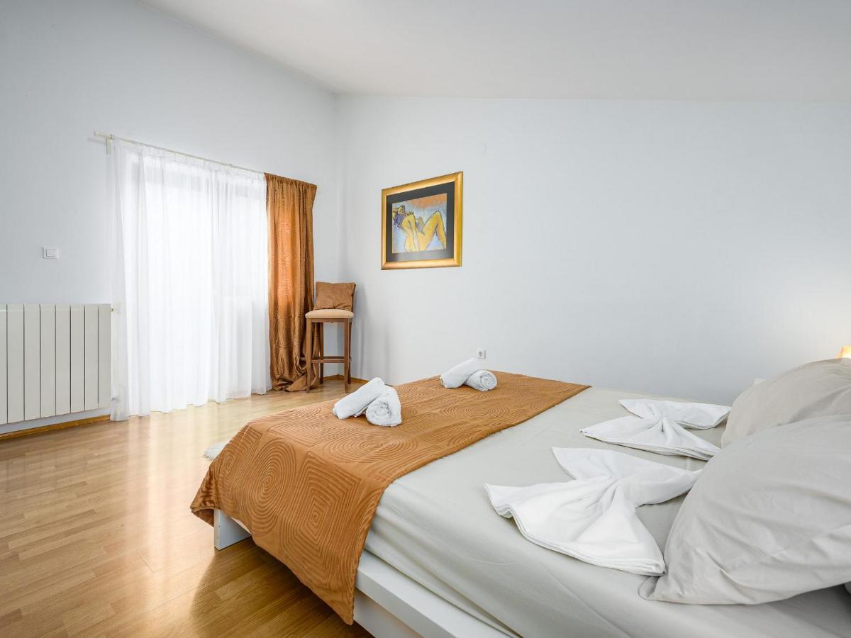 Villa Martimar With Pool And Hot Tub In Istria Rosini Exterior photo